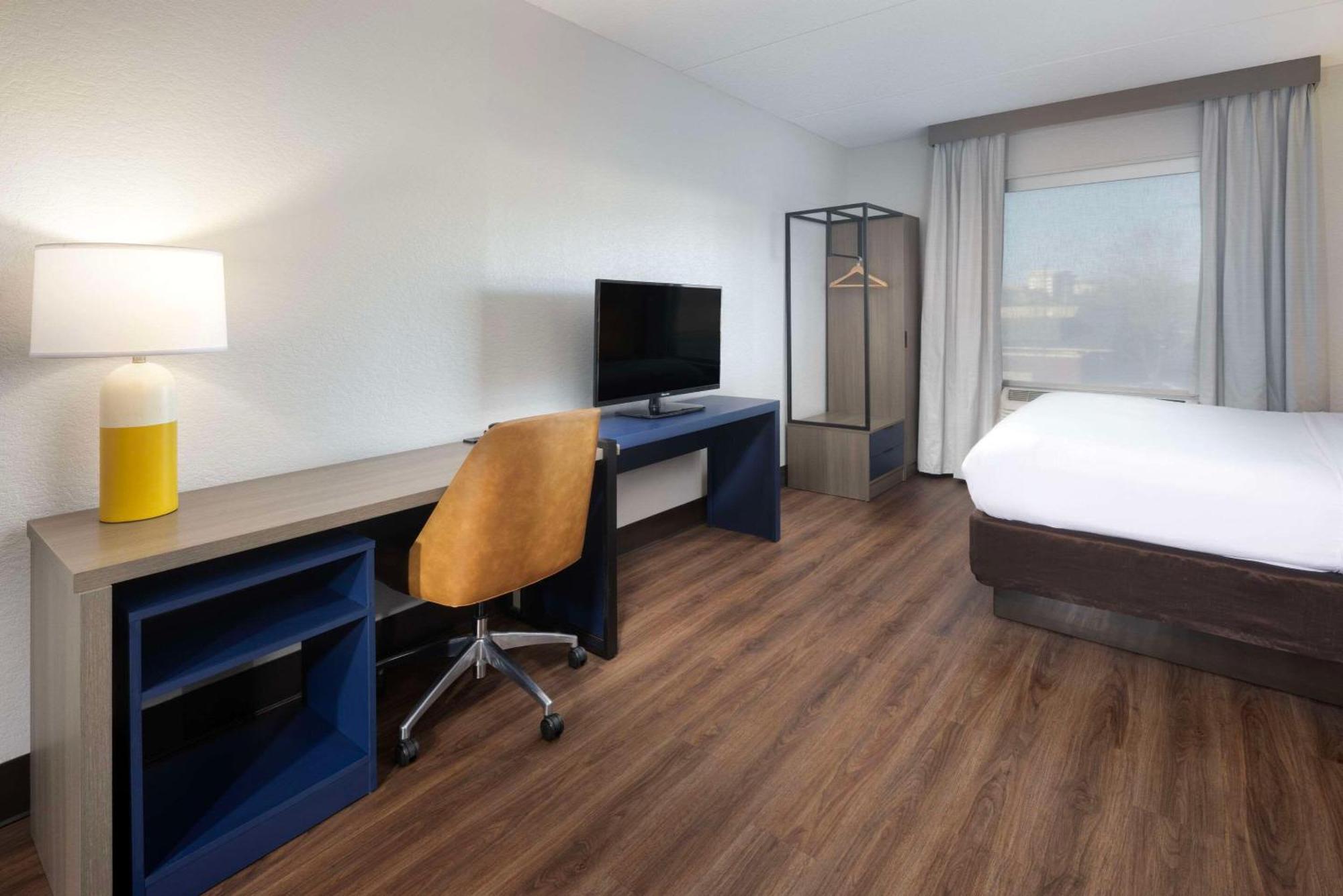 Comfort Suites Outlet Center Asheville Dış mekan fotoğraf