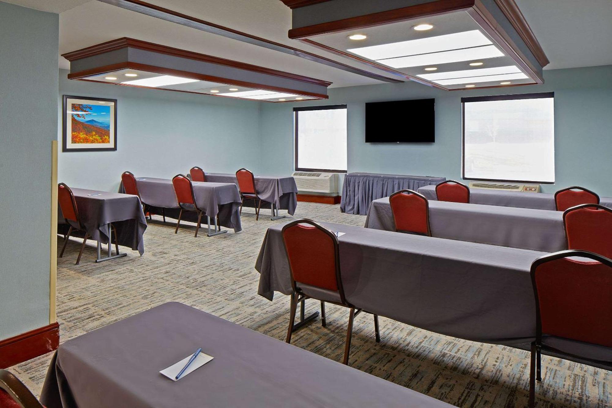 Comfort Suites Outlet Center Asheville Dış mekan fotoğraf