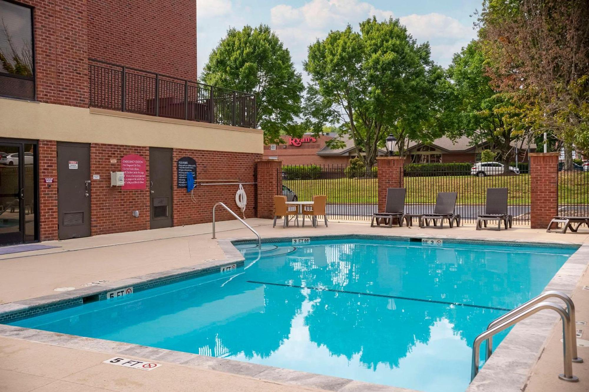 Comfort Suites Outlet Center Asheville Dış mekan fotoğraf